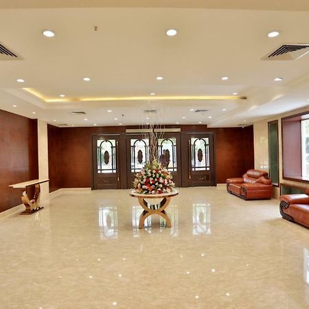 Royal Imperio Hotel Faridabad Luaran gambar