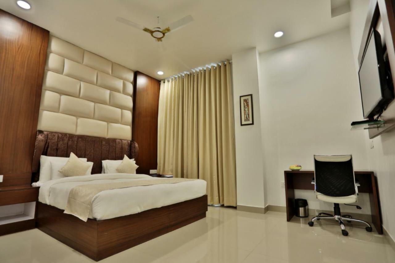 Royal Imperio Hotel Faridabad Luaran gambar