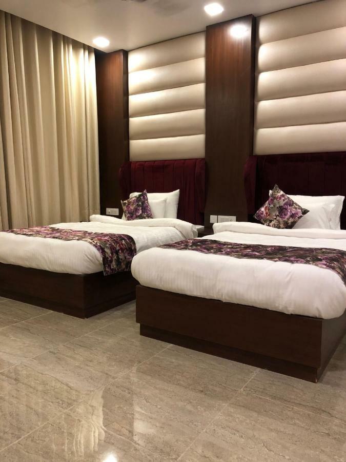 Royal Imperio Hotel Faridabad Luaran gambar