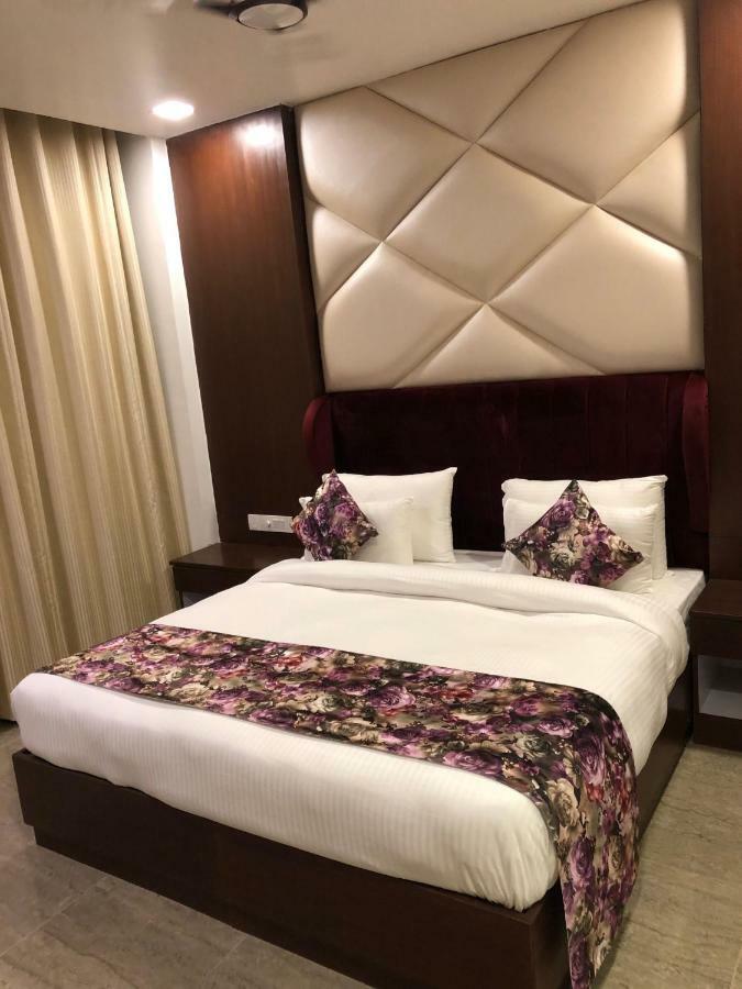 Royal Imperio Hotel Faridabad Luaran gambar