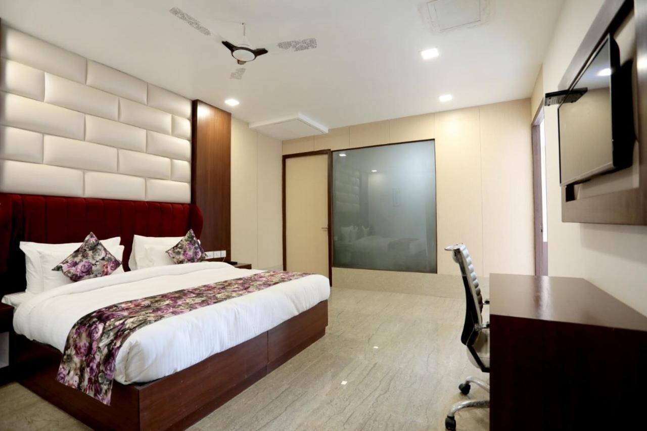 Royal Imperio Hotel Faridabad Luaran gambar